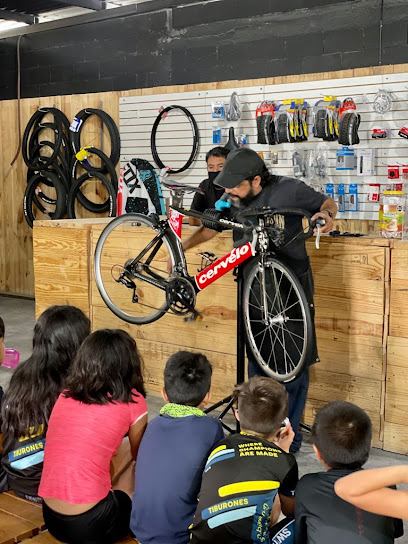 Dirección, horario, teléfono y opiniones de Biker House en Apodaca