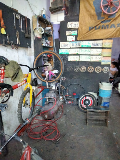 Dirección, horario, teléfono y opiniones de Chava Bike's Taller en Villa de Álvarez