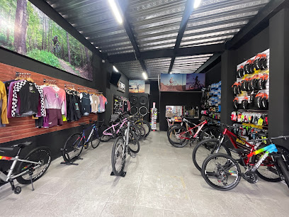 Dirección, horario, teléfono y opiniones de Black And White Bikes en Pachuca