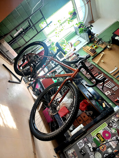 Dirección, horario, teléfono y opiniones de Calacos. Taller de Bicicletas en Cuauhtémoc