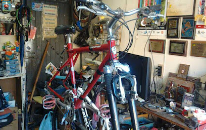 Dirección, horario, teléfono y opiniones de Taller de Bicicletas El Tribi en Guadalajara