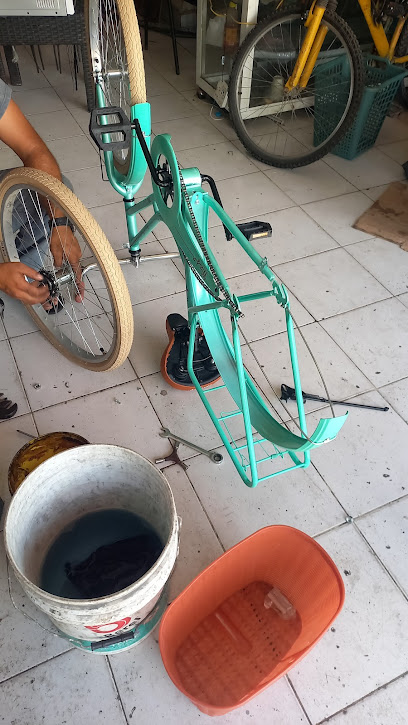 Dirección, horario, teléfono y opiniones de Taller de Bicicletas y Vulcanizadora El Pedal en Playa del Carmen