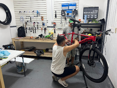 Dirección, horario, teléfono y opiniones de The Roosters Bike en San Nicolás de los Garza